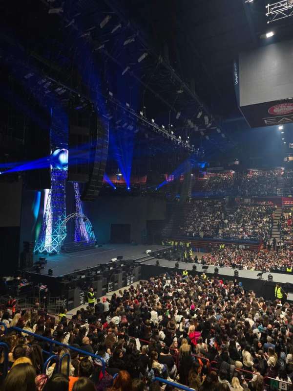Unipol Forum, section: B5, row: 8, seat: 2