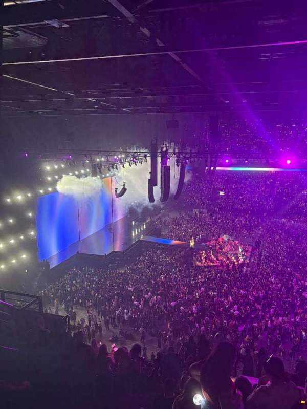 Paris La Défense Arena, section: 404, row: 59, seat: 18