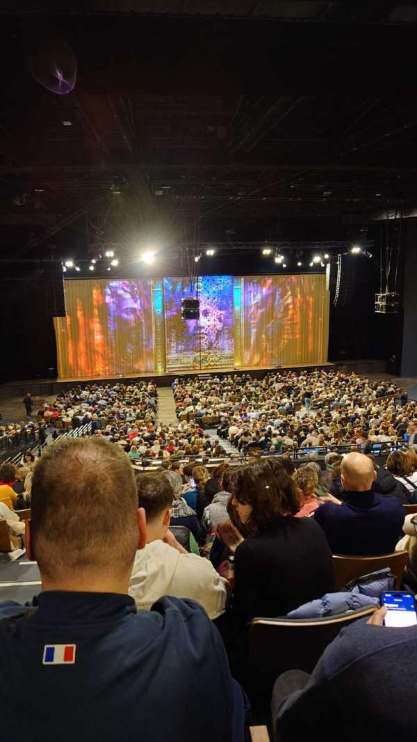 Grande Seine, section: V, row: 17, seat: 1