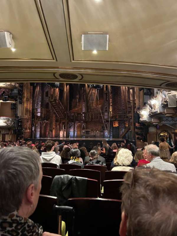 Victoria Palace Theatre, section: Stalls, row: R, seat: 8