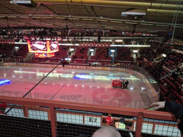 Helsingin Jäähalli, section: E7, row: 7, seat: 98