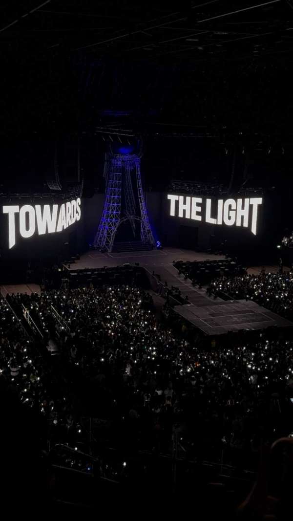 AO Arena, section: 207, row: L, seat: 2