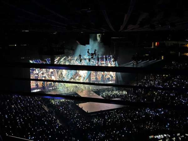 Oakland Arena, section: 211, row: 10, seat: 16