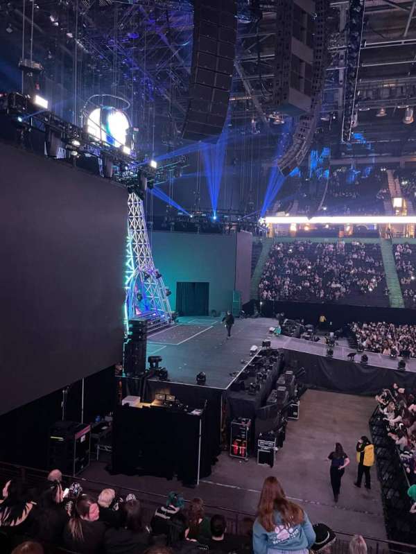 AO Arena, section: 102, row: P, seat: 17