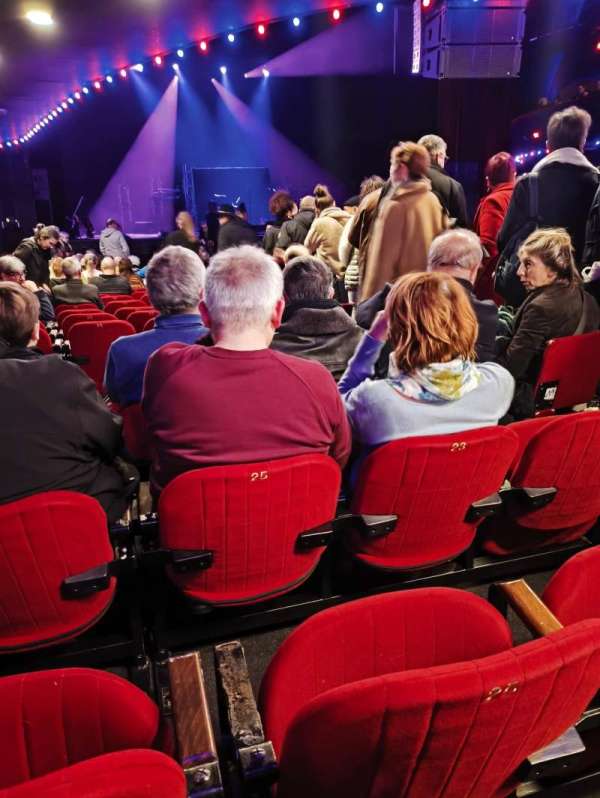 L'Olympia, section: Orchestre, row: 22, seat: 27