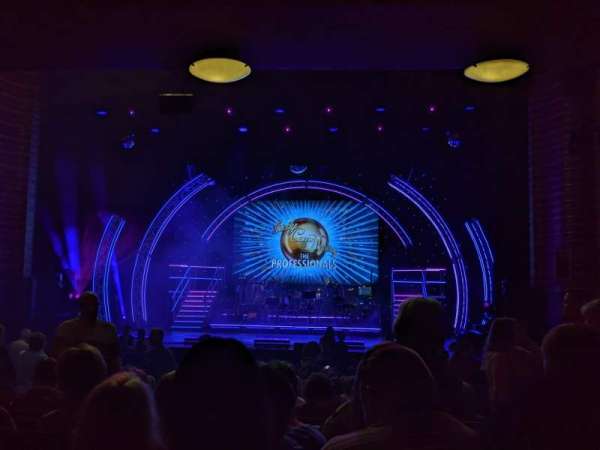 New Theatre Oxford, section: Stalls, row: V, seat: 17