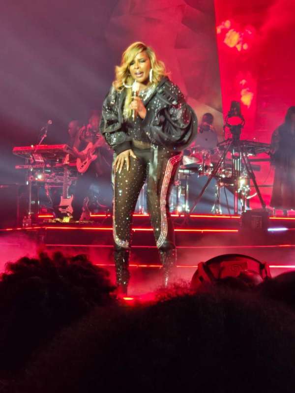 Spectrum Center, section: Floor 1, row: G, seat: 9
