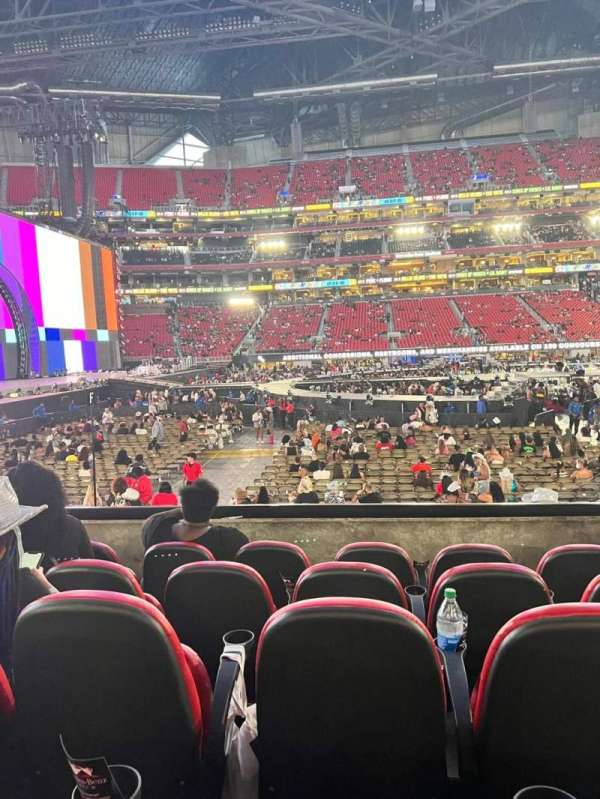 Mercedes-Benz Stadium, section: C129, row: 5, seat: 5