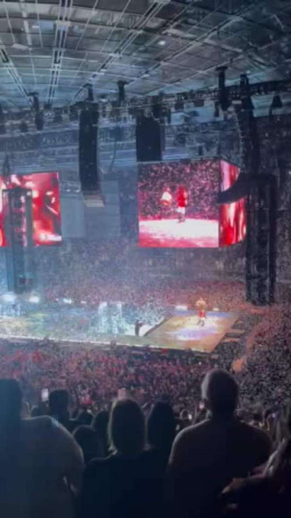 Kia Forum, section: 130, row: 16, seat: 11