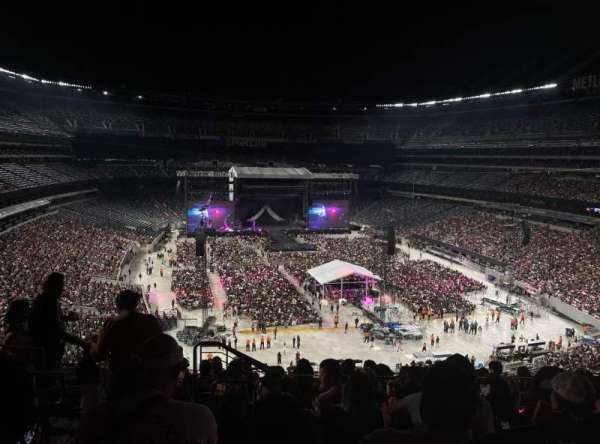 MetLife Stadium, section: 228b, row: 7, seat: 23