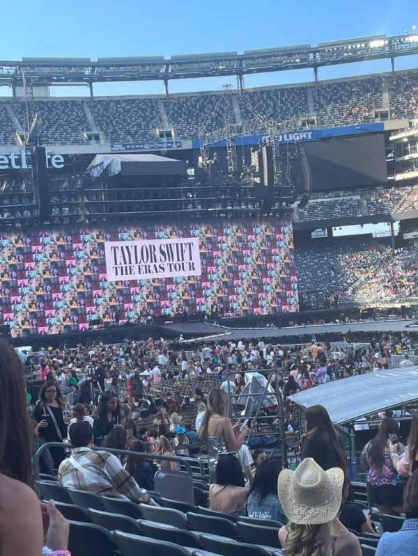 MetLife Stadium, section: 133, row: 12, seat: 2
