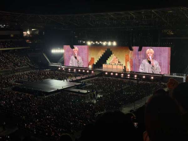 BMO Stadium, section: 215, row: Q, seat: 18
