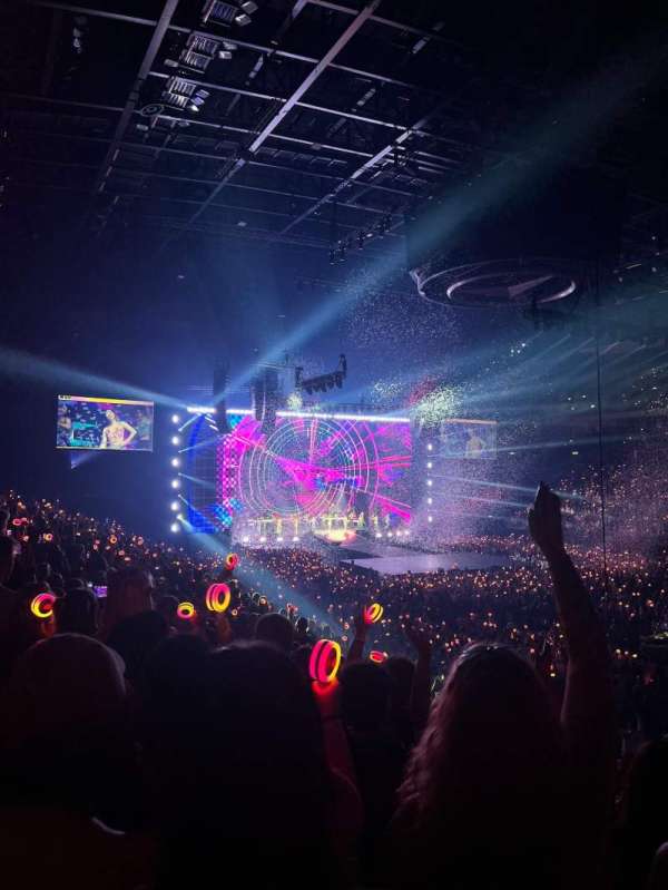 Uber Arena, section: 218, row: 20, seat: 19