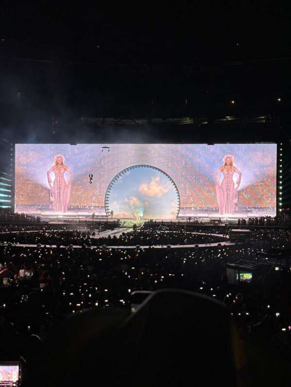 MetLife Stadium, section: 124, row: 16, seat: 14