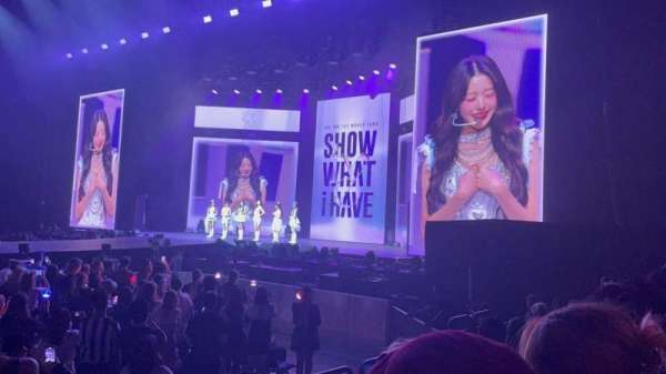 Uber arena, section: 208, row: 4, seat: 7