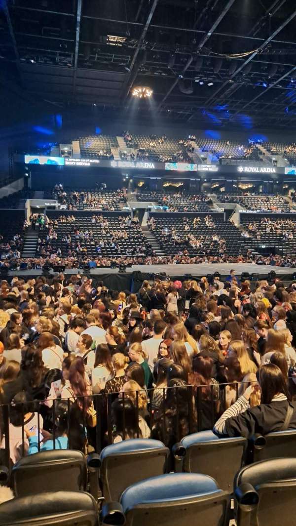Royal Arena, section: 117, row: 11, seat: 326