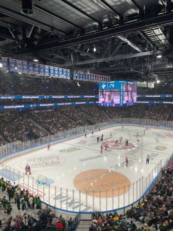 Nokia Arena, section: D2, row: 1, seat: 22
