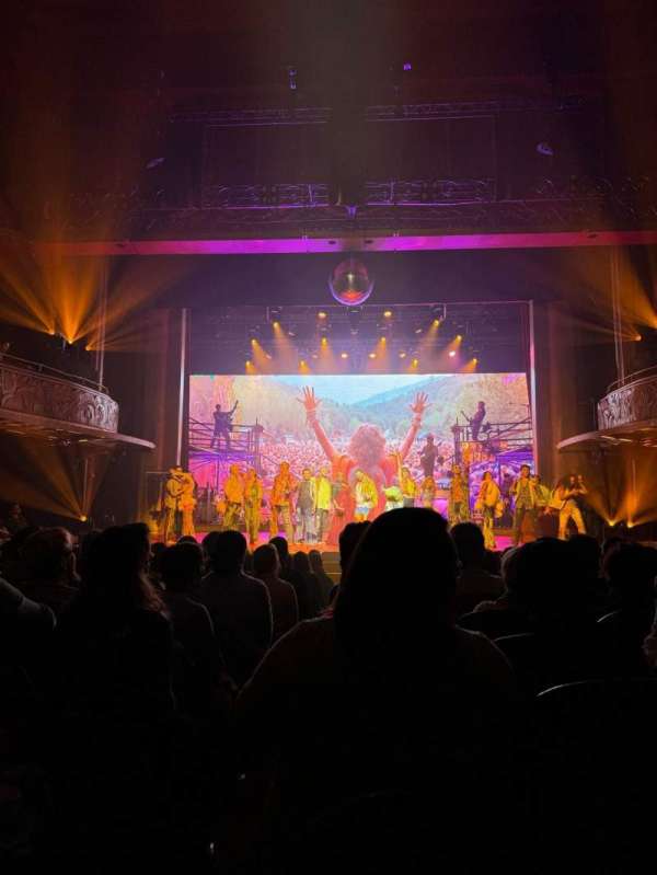 Folies Bergère, section: Parterre, row: O, seat: 2B