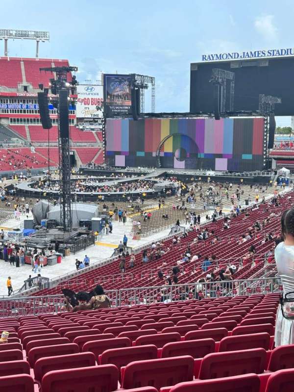 Raymond James Stadium, section: 203, row: T, seat: 6