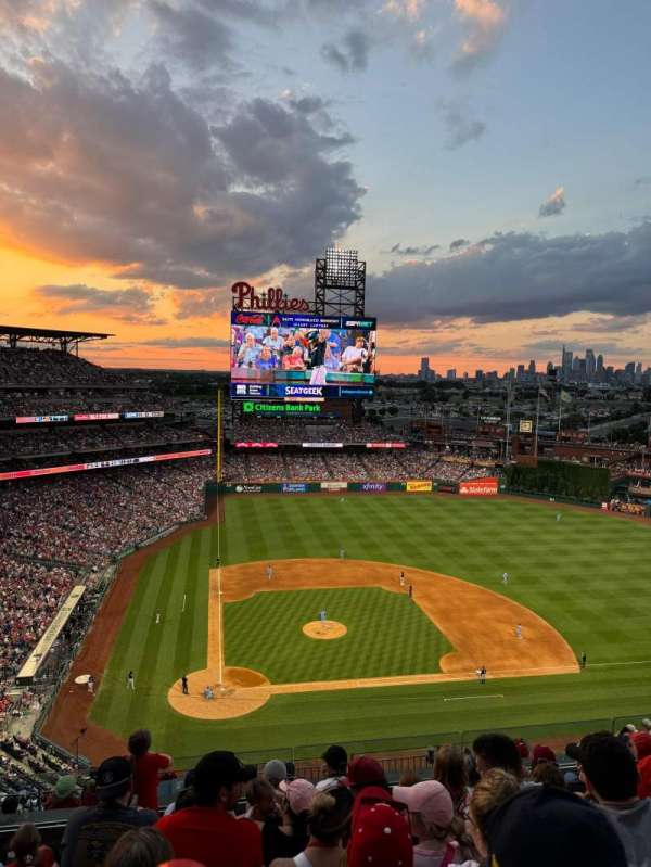Citizens Bank Park, section: 417, row: 6, seat: 12