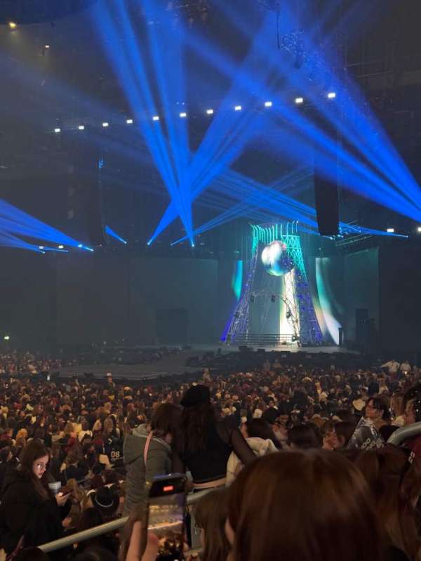 Uber Arena, section: 204, row: 12, seat: 9