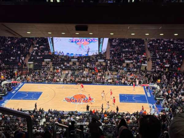 Madison Square Garden, section: 212, row: 22, seat: 1