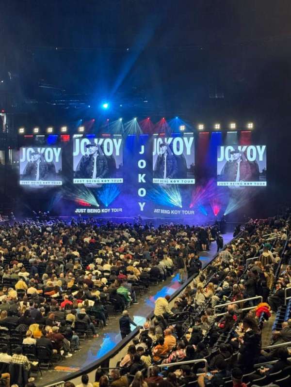 Capital One Arena, section: 107, row: T, seat: 20