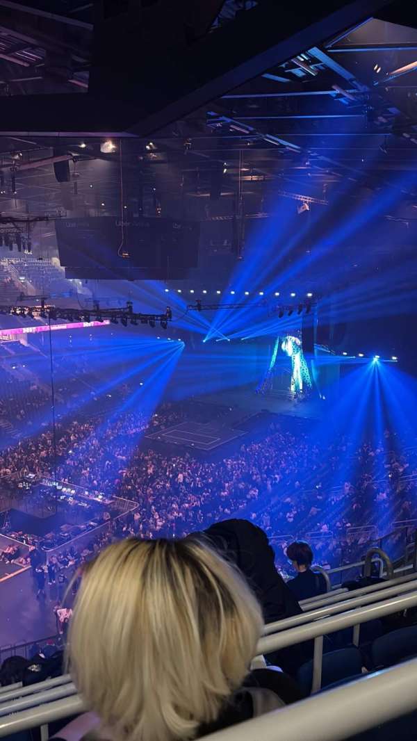 Uber Arena, section: 415, row: 9, seat: 13