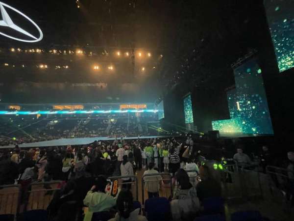Uber Arena, section: 208, row: 4, seat: 16