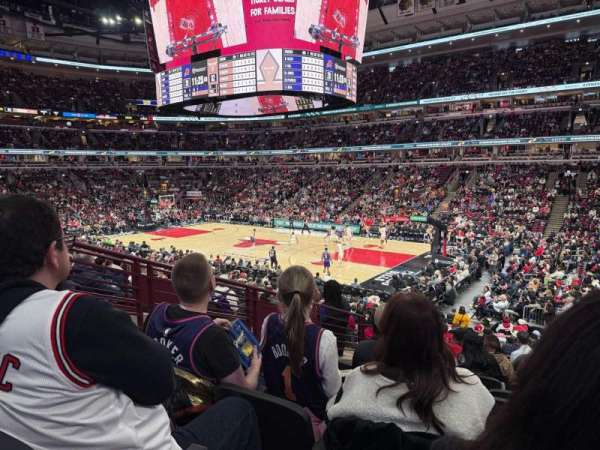 United Center, section: 109, row: 19, seat: 20