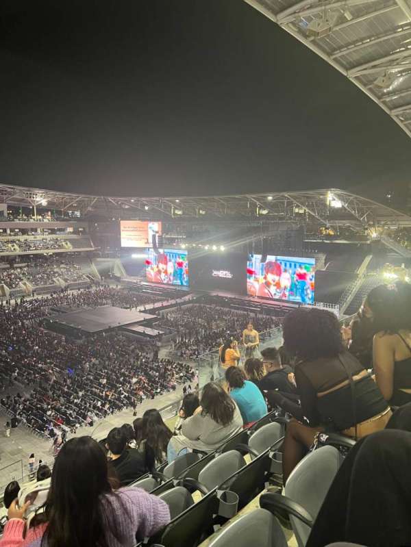 BMO Stadium, section: 214, row: S, seat: 17