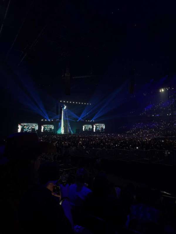 Paris La Défense Arena, section: 107, row: 15, seat: 8