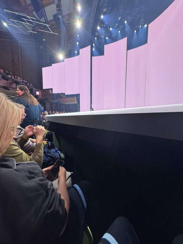 Nederlander Theatre, section: Orchestra R, row: A, seat: 8