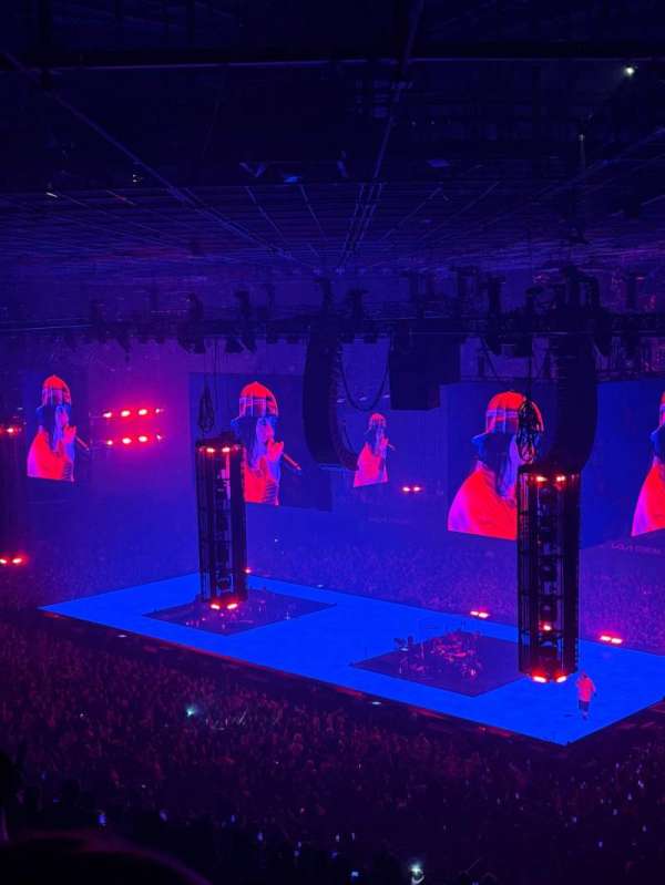 Kia Forum, section: 231, row: 10, seat: 4