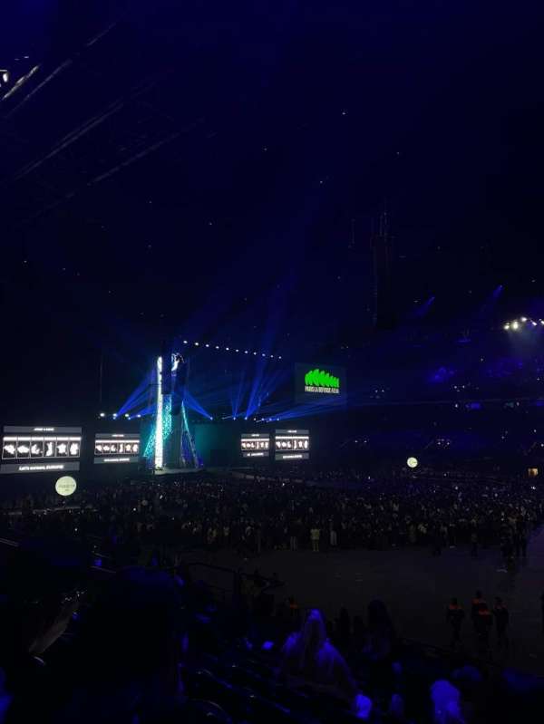 Paris La Défense Arena, section: 106, row: 24, seat: 10