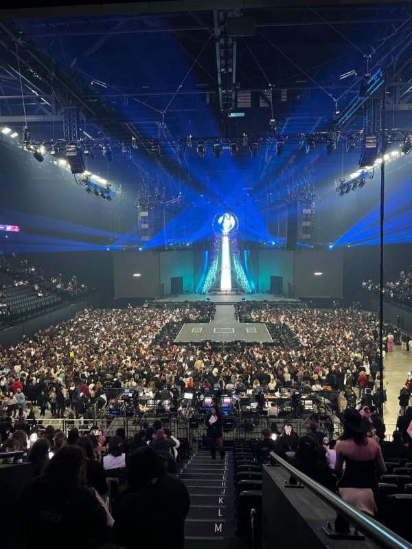 LDLC Arena, section: 206, row: T, seat: 205