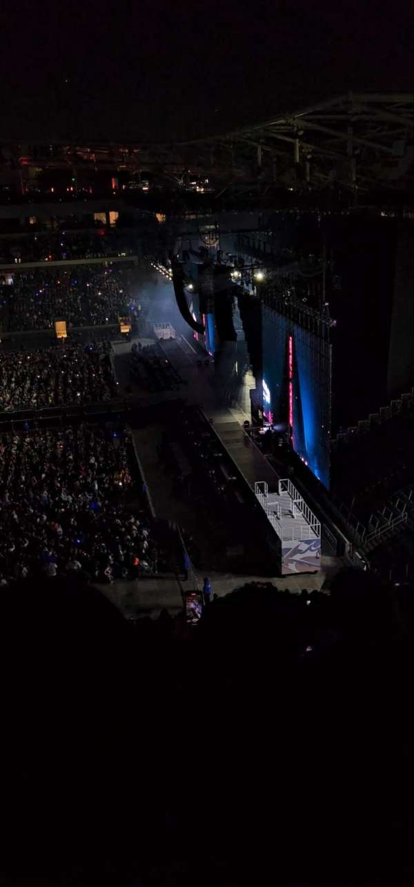 BMO Stadium, section: 209, row: W, seat: 20