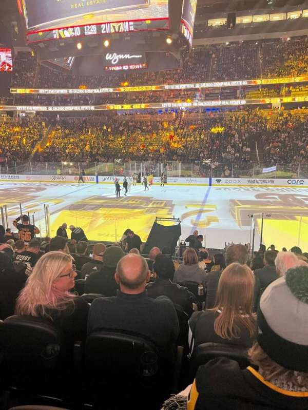 T-Mobile Arena, section: 6, row: M, seat: 17