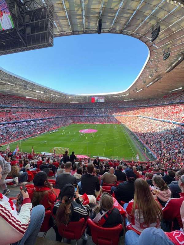 Allianz Arena, section: 222, row: 17, seat: 17