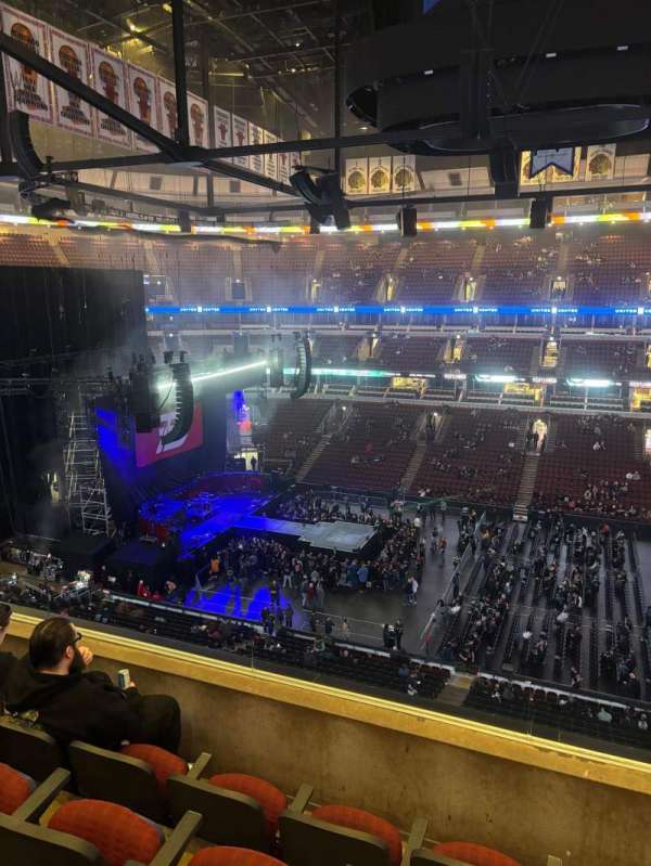 United Center, section: 317, row: 4, seat: 3