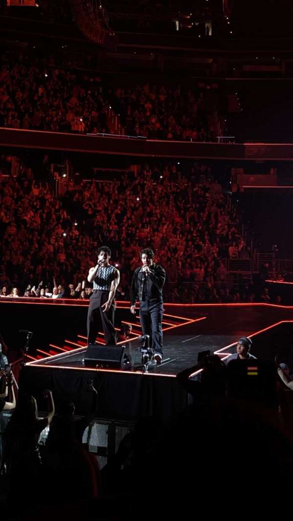 Capital One Arena, section: 111, row: G, seat: 17-18