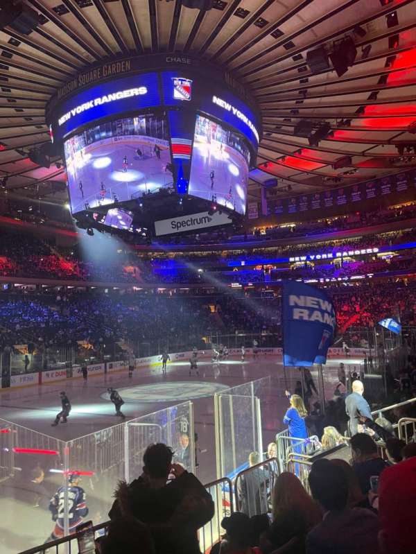 Madison Square Garden, section: 105, row: 6, seat: 1