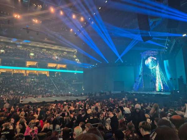 Uber Arena, section: 208, row: 6, seat: 12