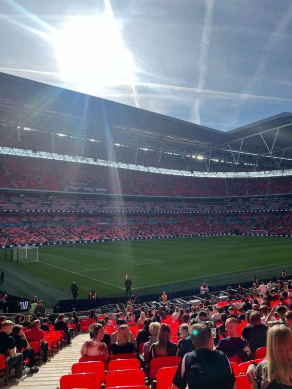 Wembley Stadium, section: 106, row: 27, seat: 104