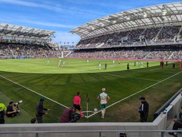 BMO Stadium, section: 125, row: F, seat: 15