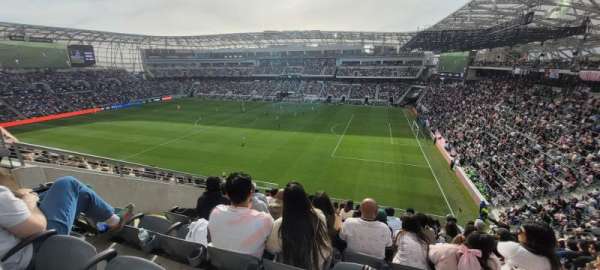 BMO Stadium, section: 209, row: L, seat: 16