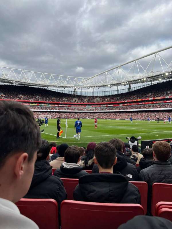 Emirates Stadium, section: 28, row: 8, seat: 861