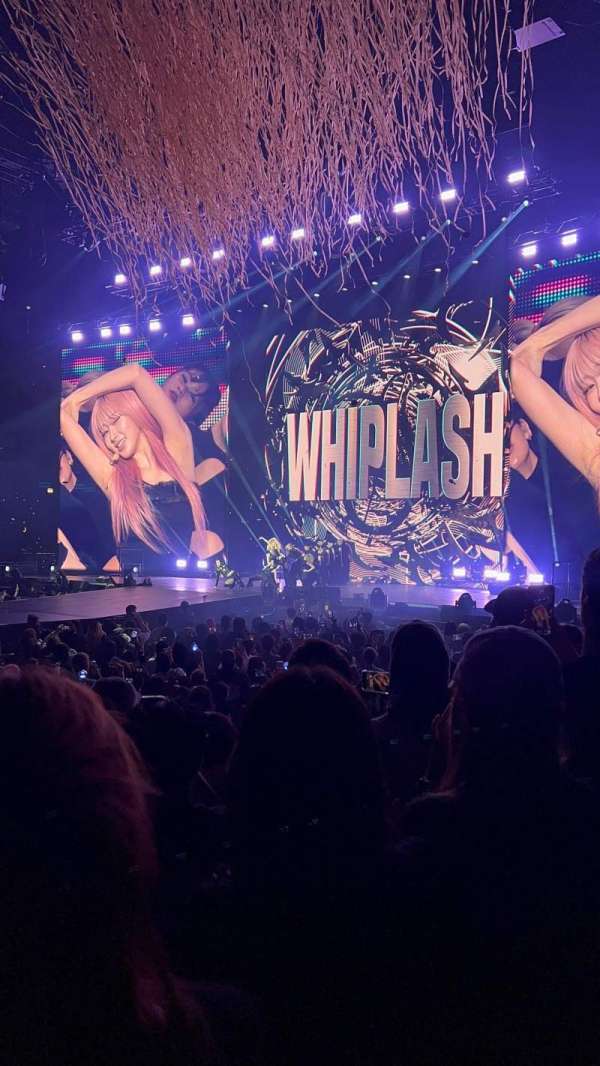 United Center, section: 122, row: 6