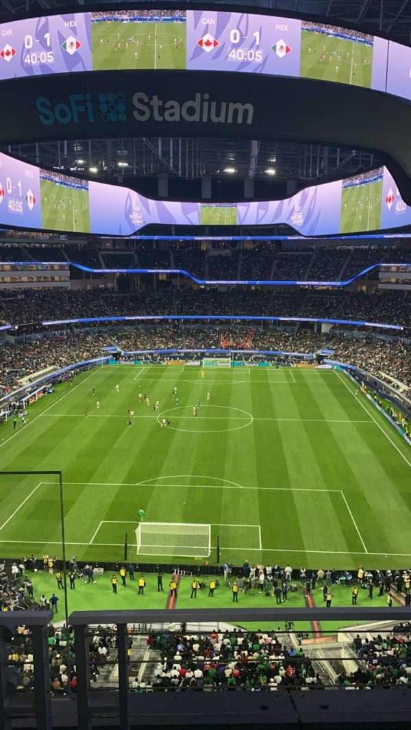 SoFi Stadium, section: 337, row: 4, seat: 1
