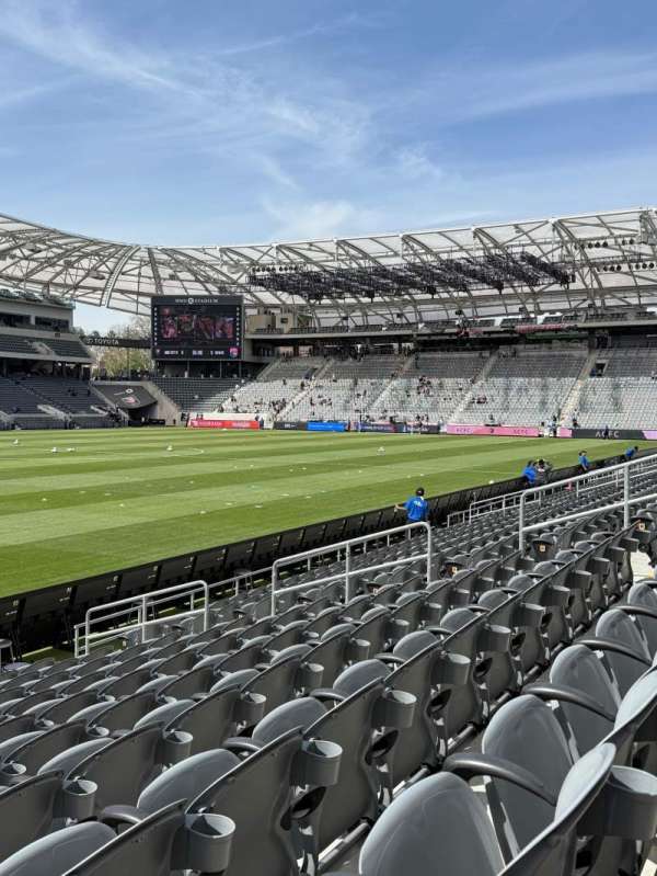 BMO Stadium, section: 117, row: K, seat: 15
